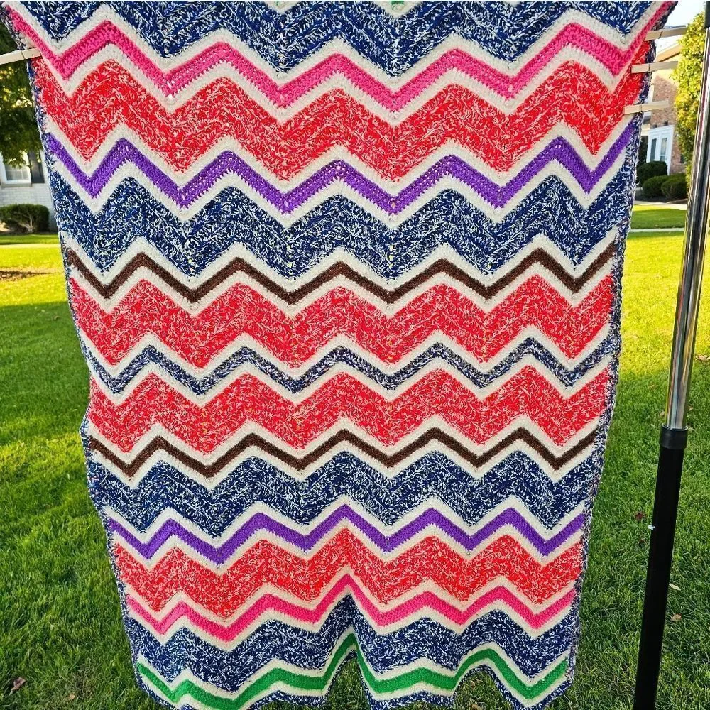 VTG Zig Zag Chevron Handmade Multicolored Wool Afghan Sofa Throw.